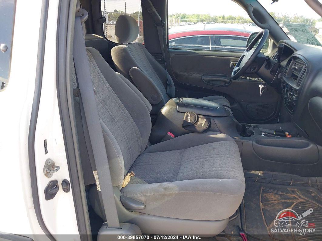 5TBBT44195S468817 2005 TOYOTA TUNDRA photo no. 8