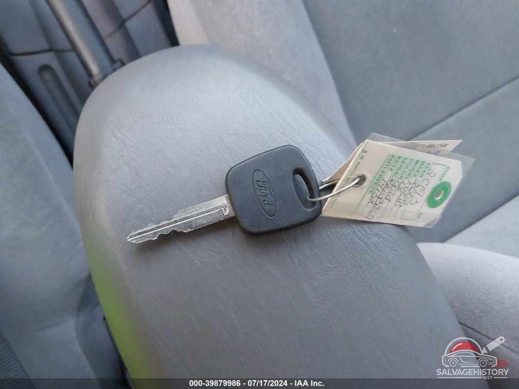 1FAFP33P02W232829 2002 FORD FOCUS photo no. 11