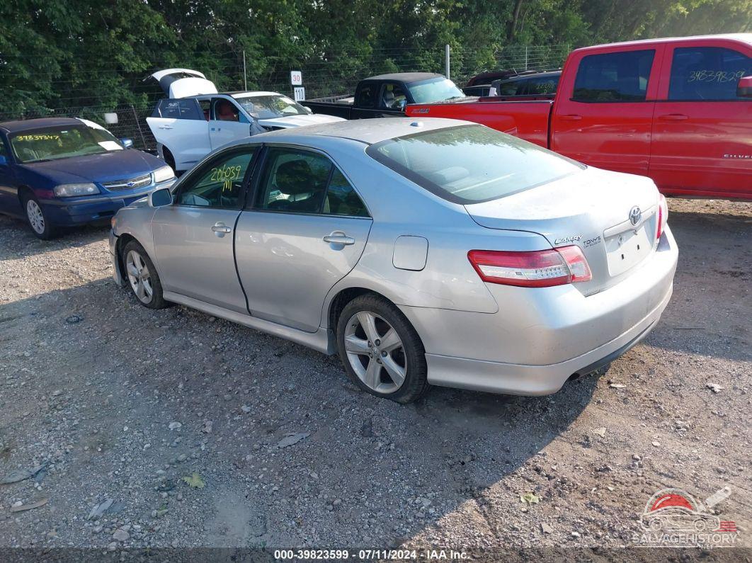 4T1BF3EK6BU149555 2011 TOYOTA CAMRY photo no. 3
