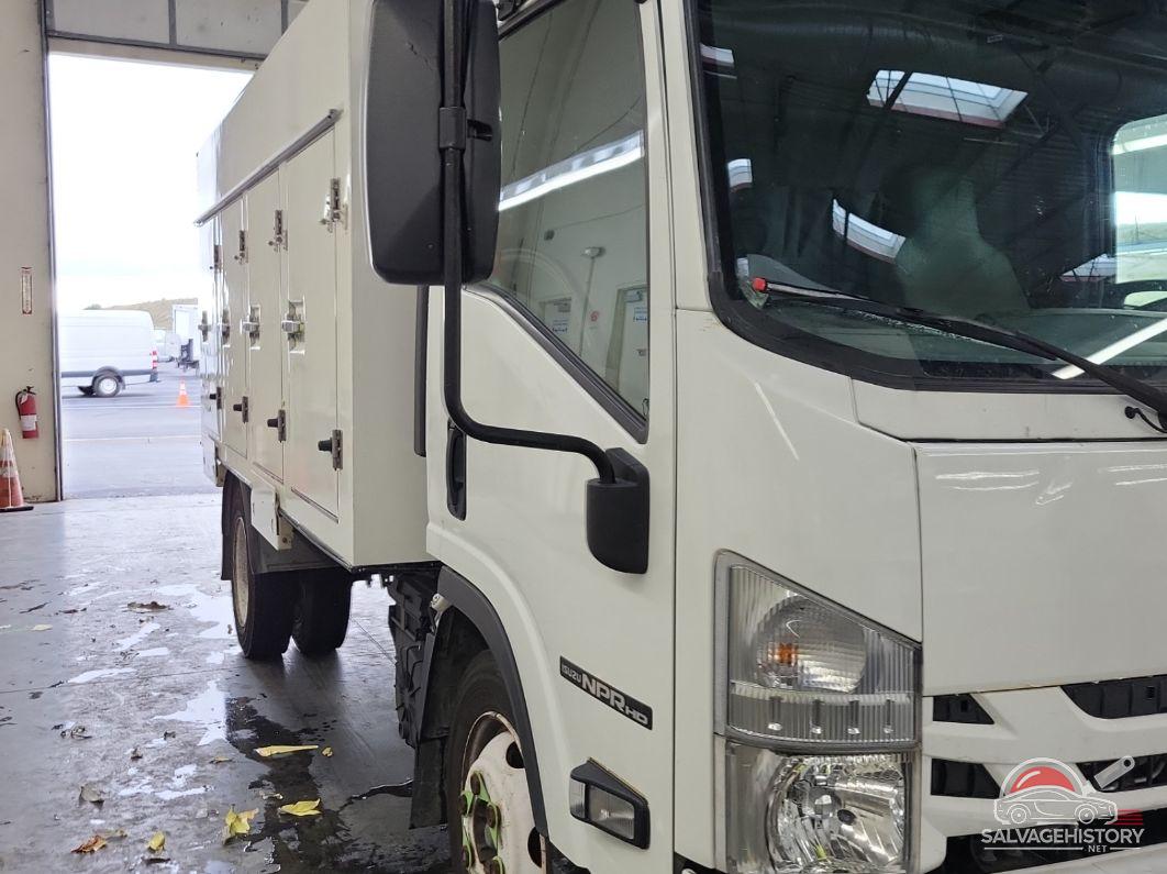 54DC4W1B9GS813593 2016 ISUZU NPR HD GAS REG photo no. 9