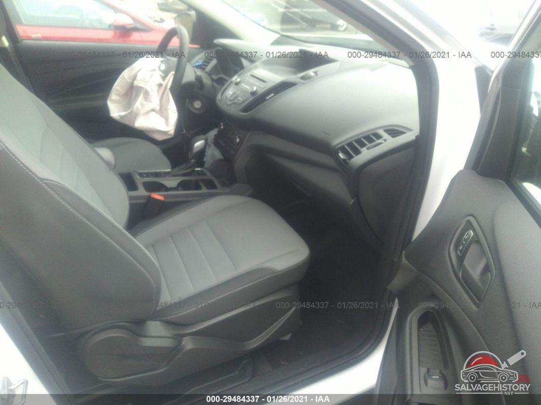 1FMCU0F79HUC58460 2017 FORD ESCAPE photo no. 5