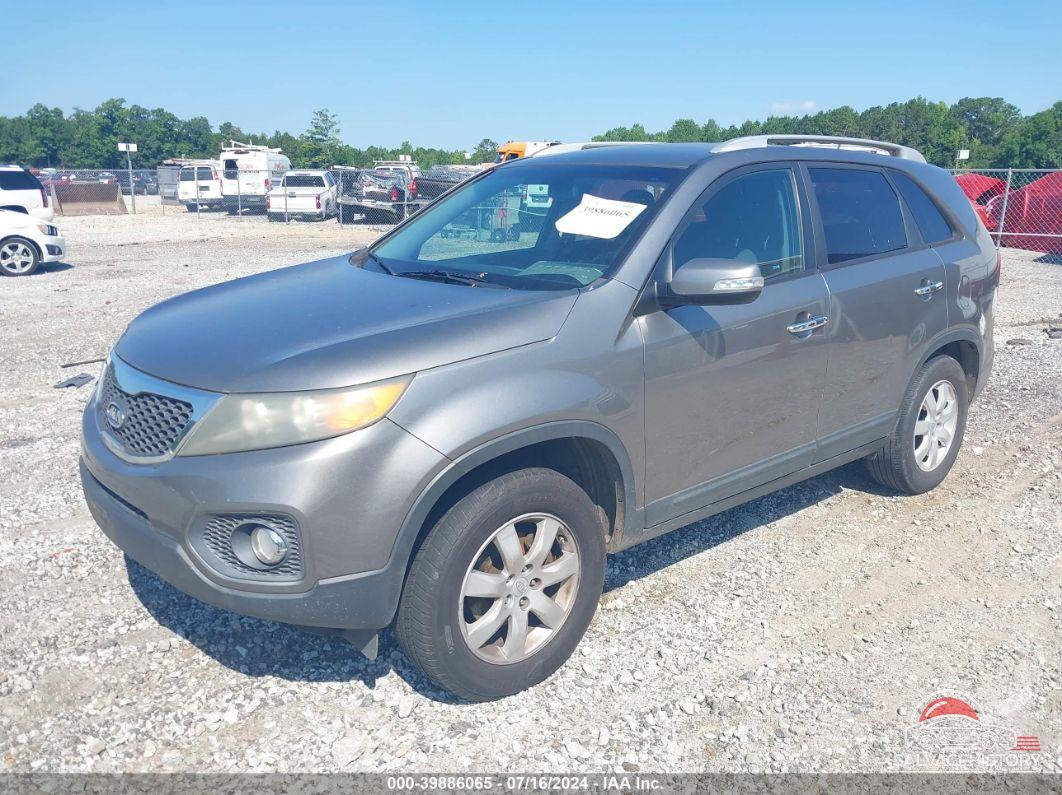 5XYKT3A1XBG052404 2011 KIA SORENTO photo no. 2