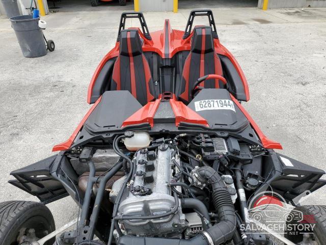 57XAAPFA2G5109901 2016 POLARIS SLINGSHOT photo no. 5