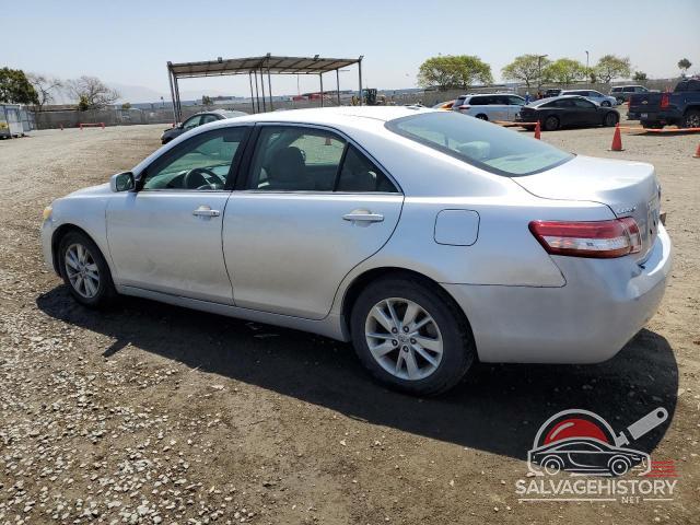 4T1BF3EK0BU724989 2011 TOYOTA CAMRY photo no. 2