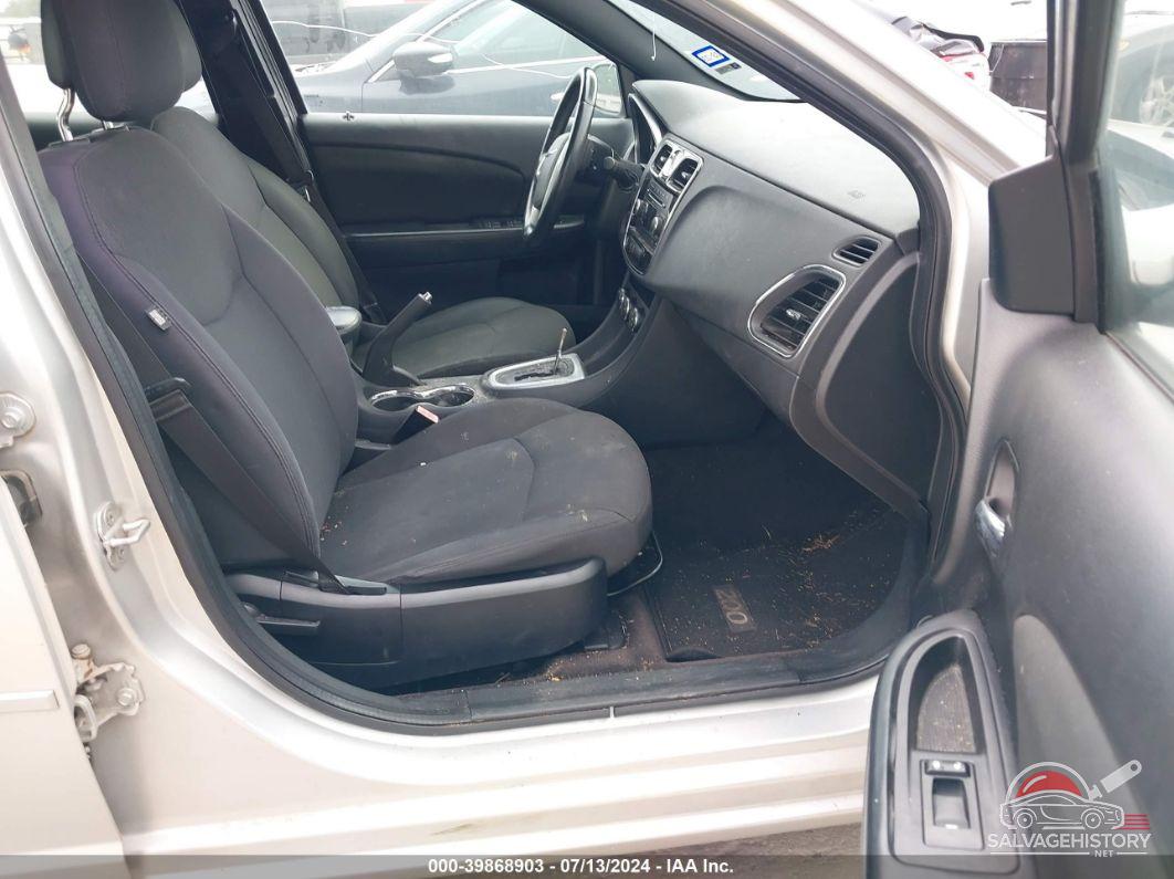1C3BC1FG2BN538865 2011 CHRYSLER 200 photo no. 5