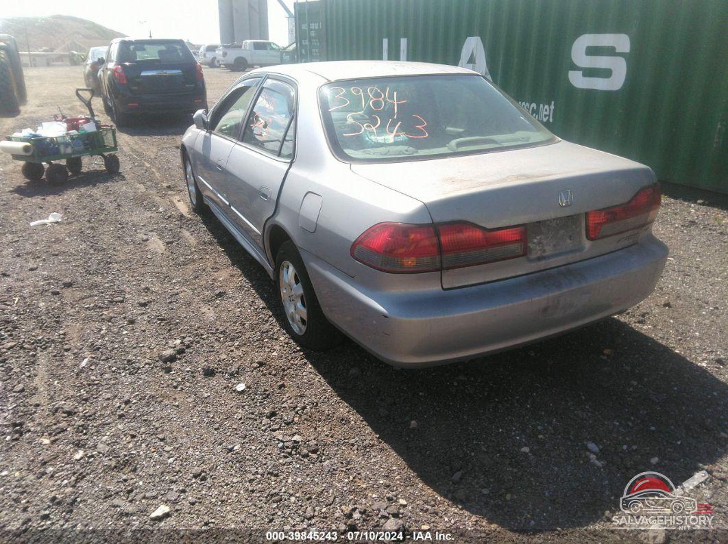 1HGCG66802A151685 2002 HONDA ACCORD photo no. 3