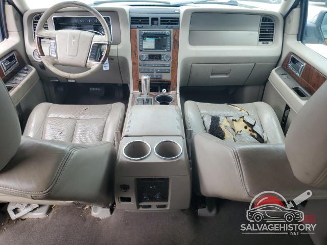 5LMJJ2J5XCEL01852 2012 LINCOLN NAVIGATOR photo no. 8