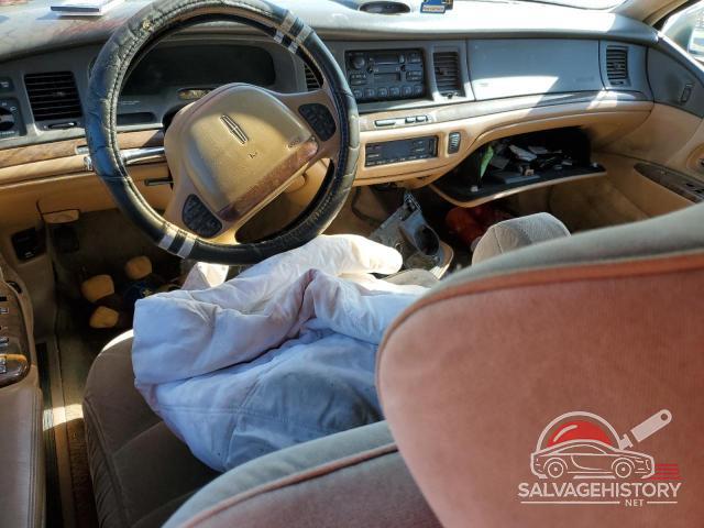 1LNLM82WXSY648639 1995 LINCOLN TOWNCAR photo no. 8