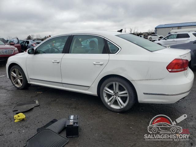 1VWCV7A37FC024834 2015 VOLKSWAGEN PASSAT photo no. 2
