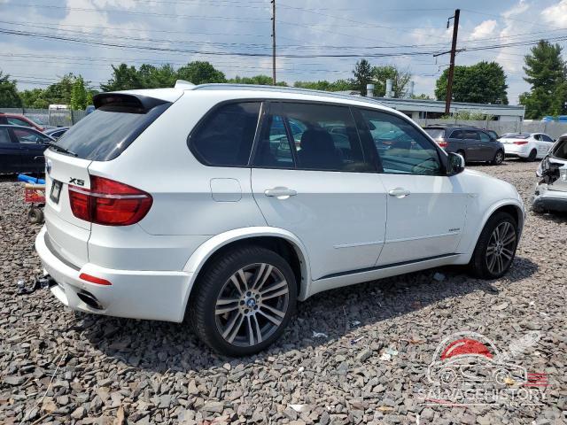 5UXZV8C58D0C17334 2013 BMW X5 photo no. 3