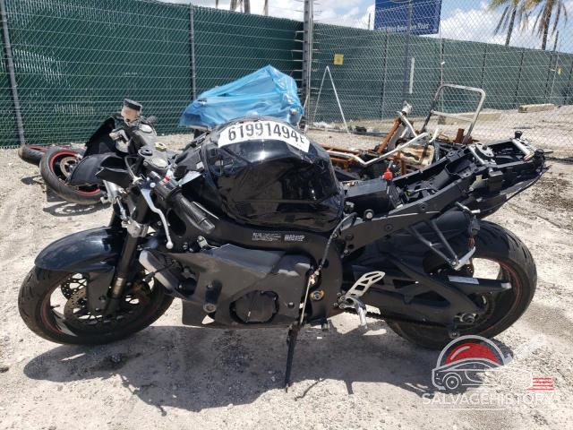 JS1GT78A6C2100375 2012 SUZUKI GSXR1000 photo no. 3