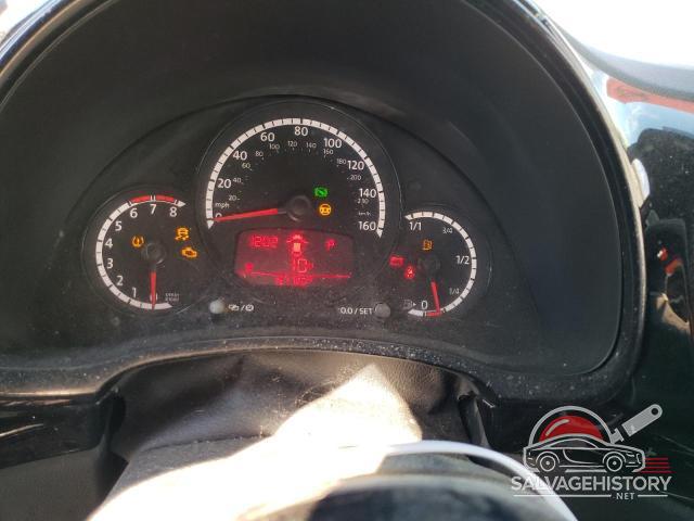 3VWF17AT7EM634724 2014 VOLKSWAGEN BEETLE photo no. 9