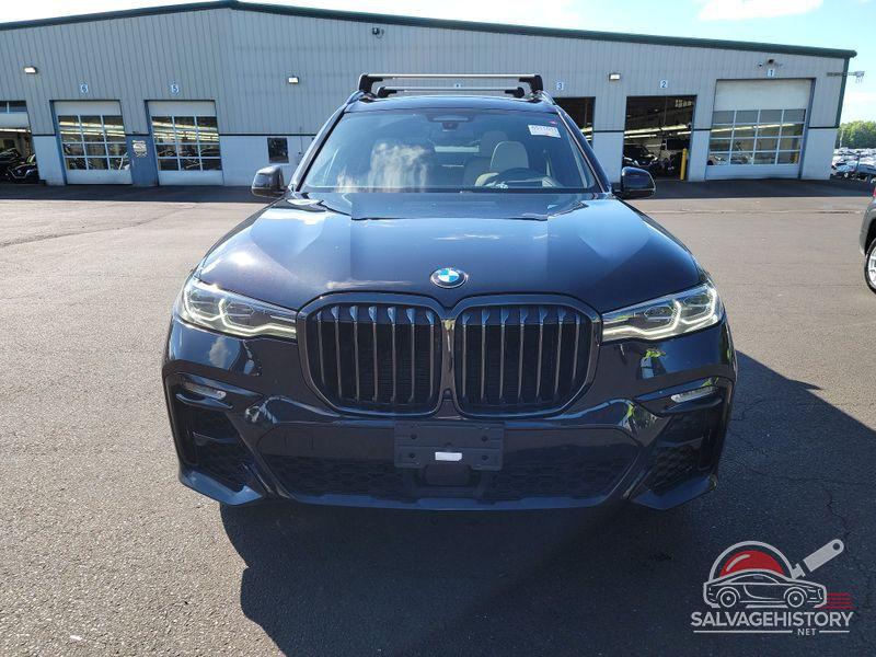 5UXCW2C0XN9K55940 2022 BMW X7 photo no. 4