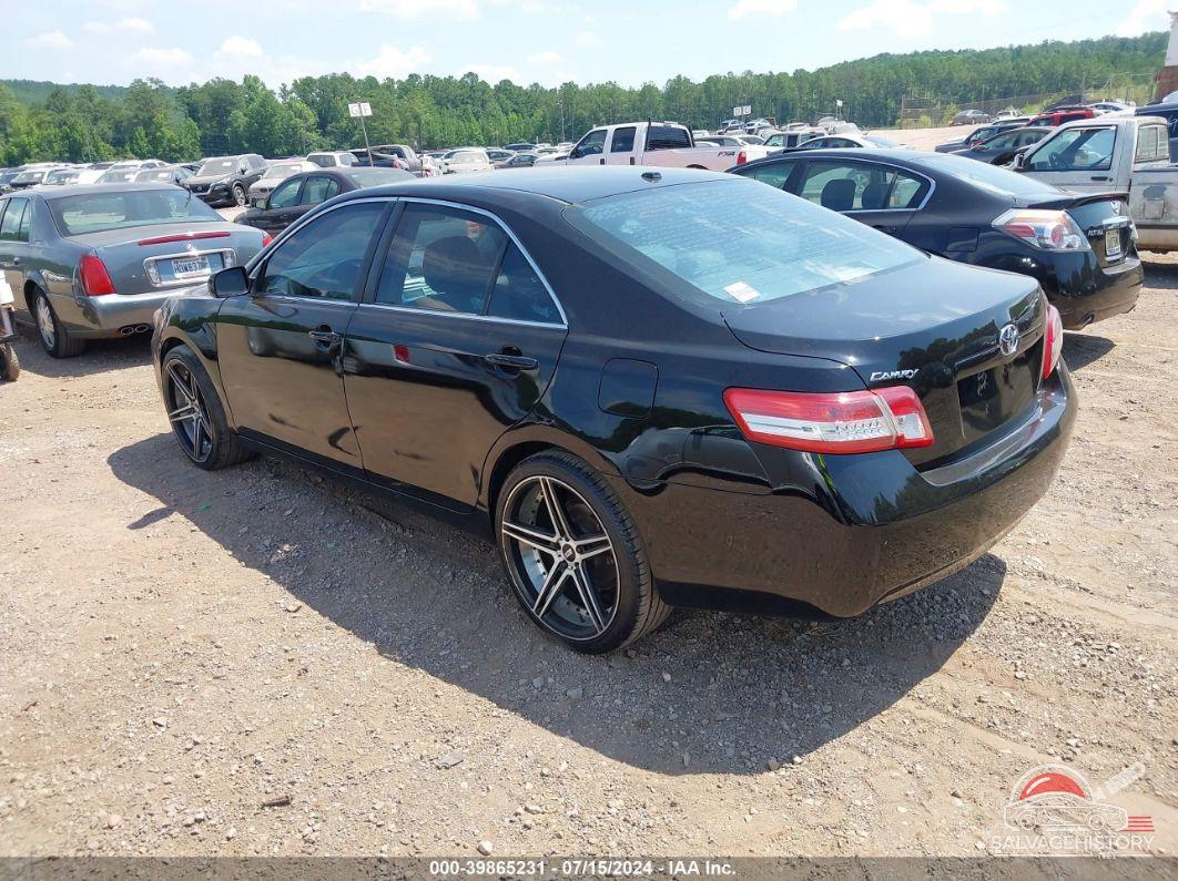 4T1BF3EK2BU664908 2011 TOYOTA CAMRY photo no. 3