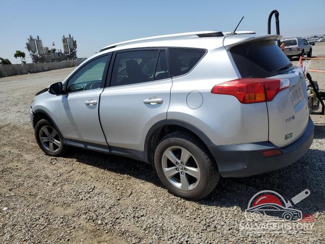 2T3RFREV5FW282820 2015 TOYOTA RAV4 photo no. 2