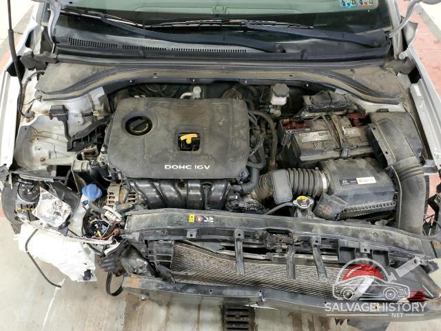 KMHD74LF8HU112940 2017 HYUNDAI ELANTRA photo no. 11