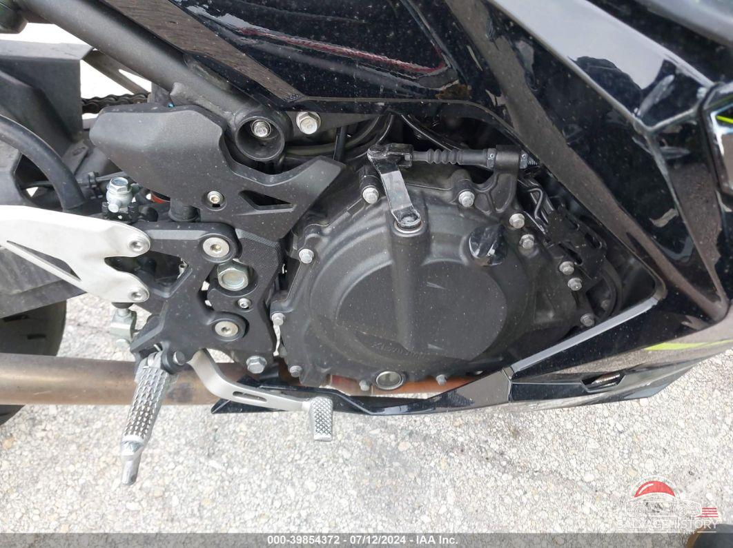JKAEXKG1XJDA05273 2018 KAWASAKI EX400 photo no. 8