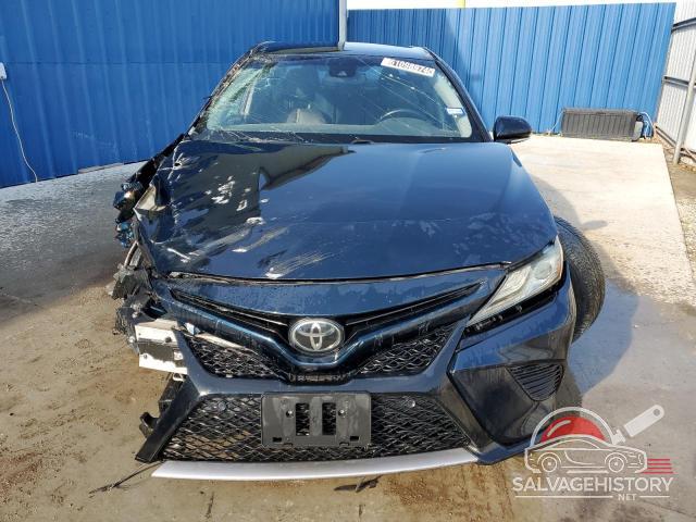 4T1B61HK8JU639851 2018 TOYOTA CAMRY photo no. 5