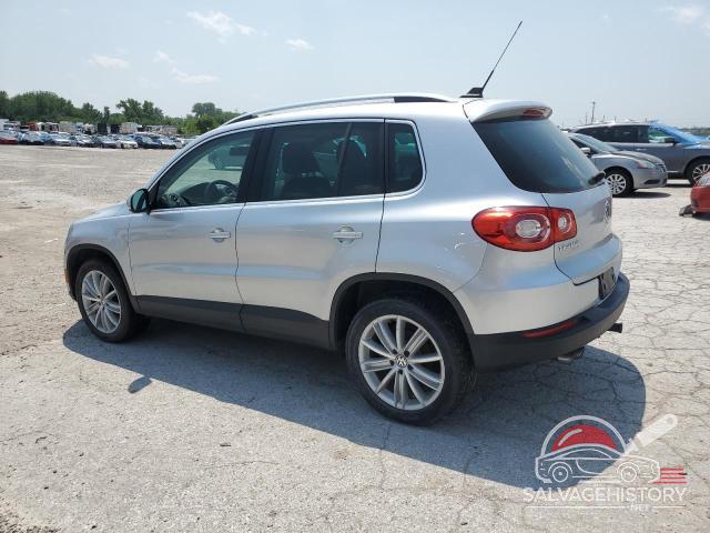 WVGAV7AX1BW526756 2011 VOLKSWAGEN TIGUAN photo no. 2