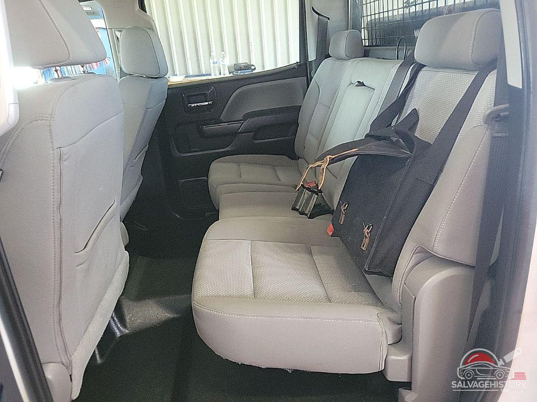 1GC1KUEG7JF255612 2018 CHEVROLET SILVERADO photo no. 9