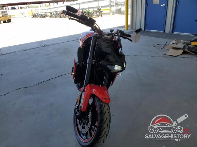JYARN53Y2JA000631 2018 YAMAHA MT09 C photo no. 2