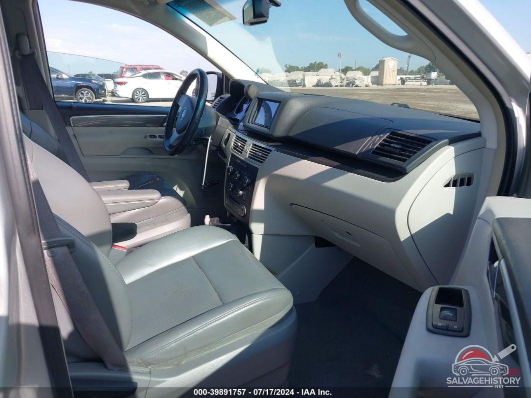 2V4RW3D1XAR295826 2010 VOLKSWAGEN ROUTAN photo no. 5