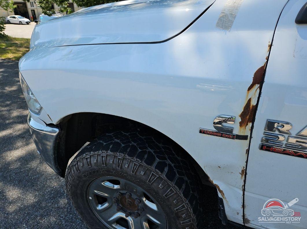 3C6UR5DL6JG356384 2018 RAM 2500 photo no. 4