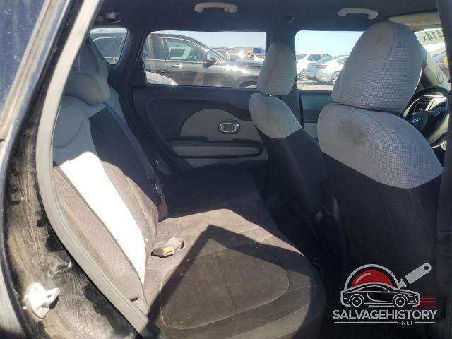 KNDJN2A24G7280654 2016 KIA SOUL photo no. 10