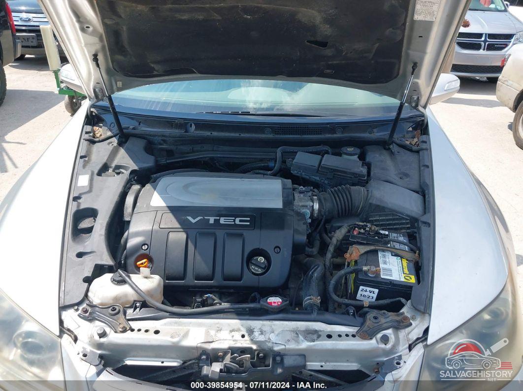 JH4KB165X6C007328 2006 ACURA RL photo no. 10