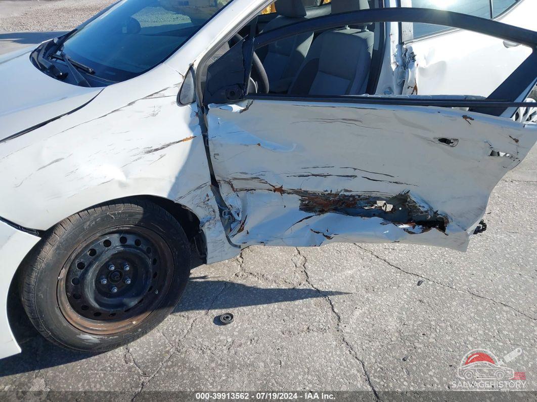 5YFBURHE1JP804638 2018 TOYOTA COROLLA photo no. 6