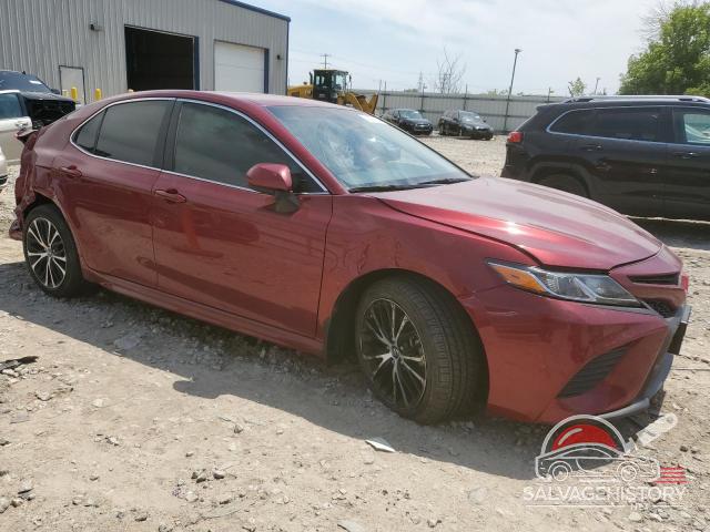 4T1B11HK6JU545823 2018 TOYOTA CAMRY photo no. 4