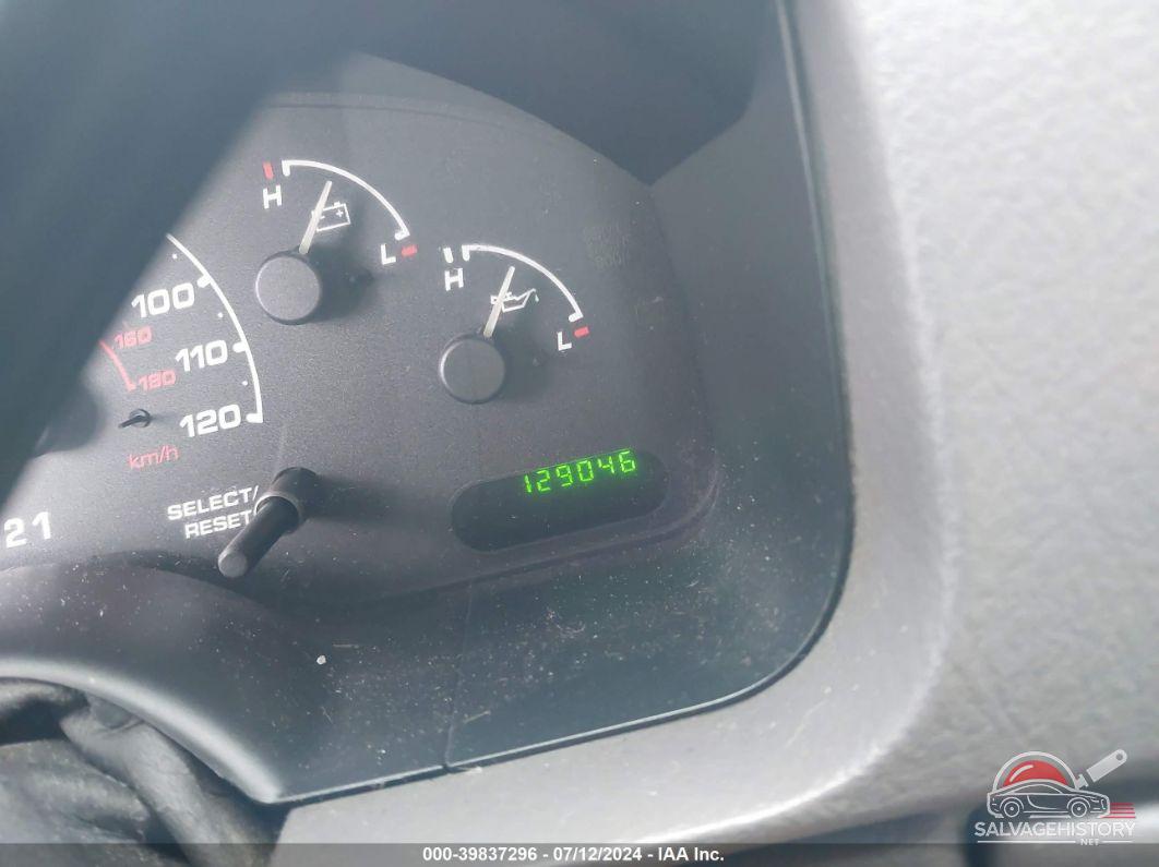 1FMZU62K02UD44142 2002 FORD EXPLORER photo no. 7