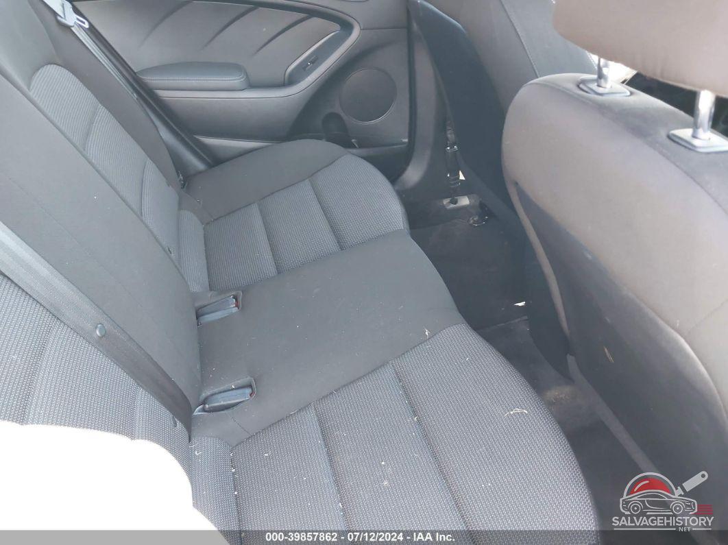 3KPFK4A76HE081323 2017 KIA FORTE photo no. 8