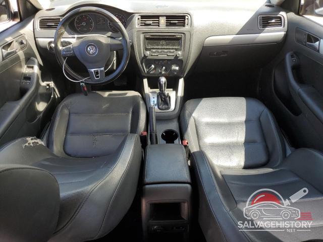 3VWDX7AJ6DM451897 2013 VOLKSWAGEN JETTA photo no. 8