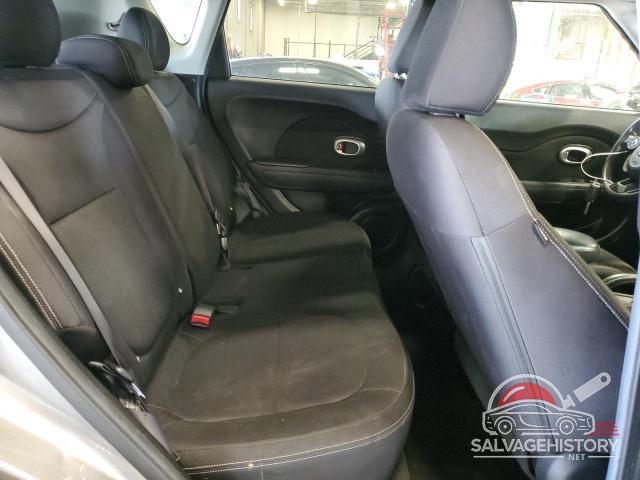 KNDJN2A21F7168747 2015 KIA SOUL photo no. 10