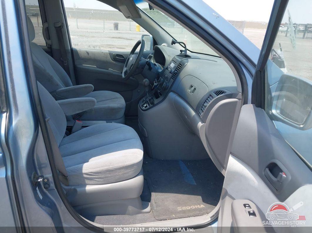 KNDMB233286243380 2008 KIA SEDONA photo no. 5