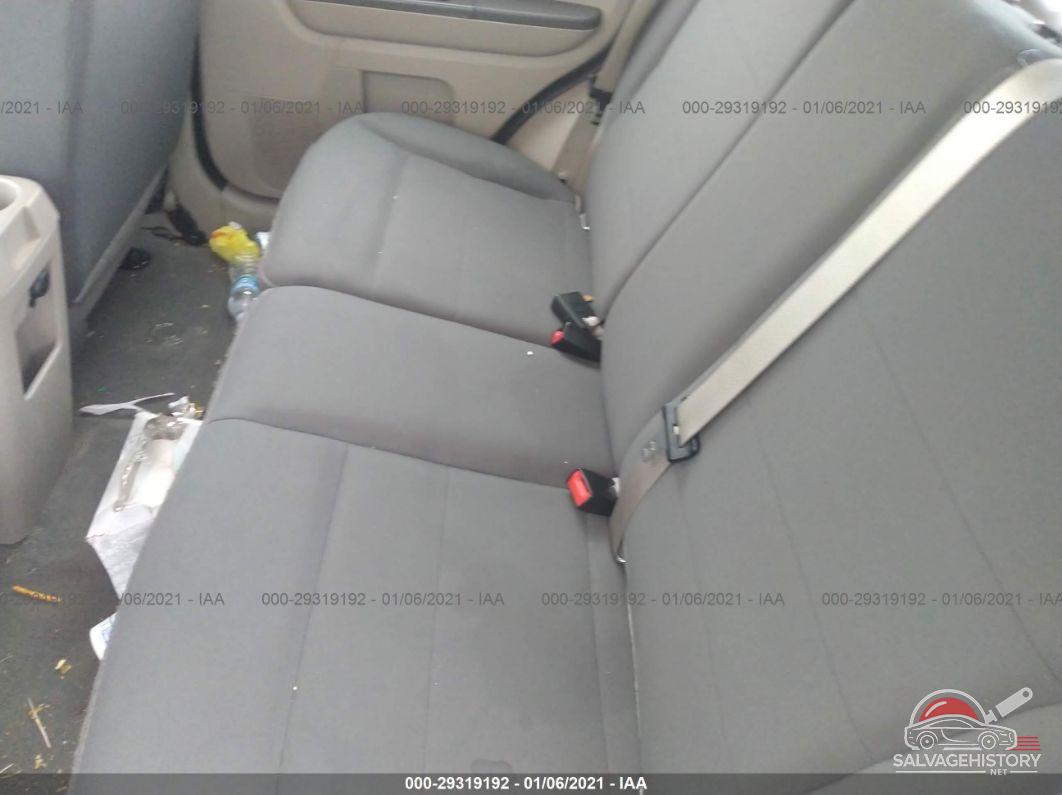 1FMCU0C75AKA72341 2010 FORD ESCAPE photo no. 8