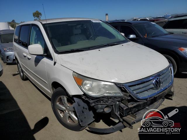 2V4RW3D1XAR354096 2010 VOLKSWAGEN ROUTAN photo no. 4