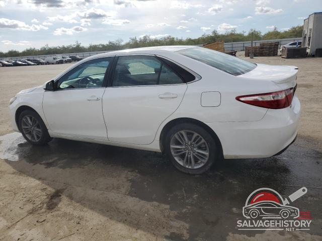 4T1BF1FK0HU792124 2017 TOYOTA CAMRY photo no. 2