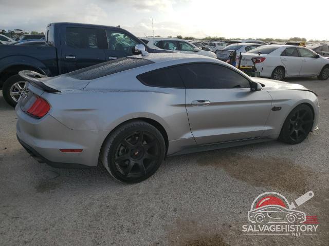 1FA6P8CF6L5185298 2020 FORD MUSTANG photo no. 3