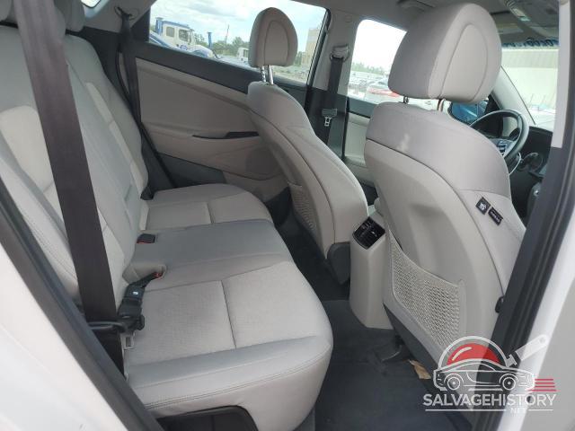 KM8J3CA27HU274325 2017 HYUNDAI TUCSON photo no. 11
