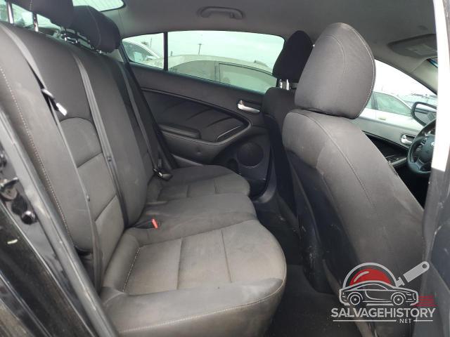 3KPFK4A72JE245706 2018 KIA FORTE photo no. 10