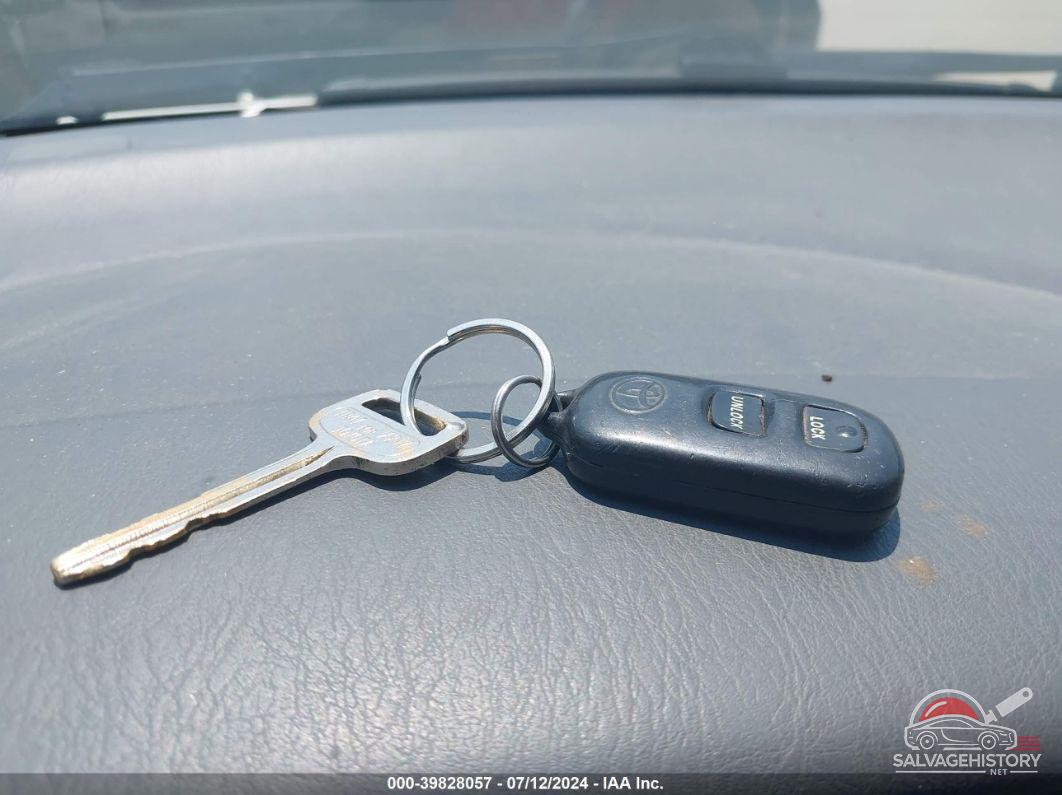 4T3ZF19C62U469813 2002 TOYOTA SIENNA photo no. 11