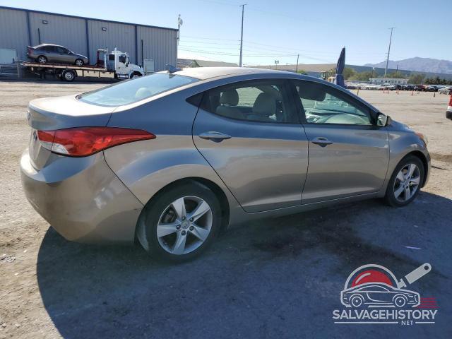 5NPDH4AE7DH236780 2013 HYUNDAI ELANTRA photo no. 3