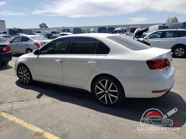 3VW4A7AJ7DM221559 2013 VOLKSWAGEN JETTA photo no. 2