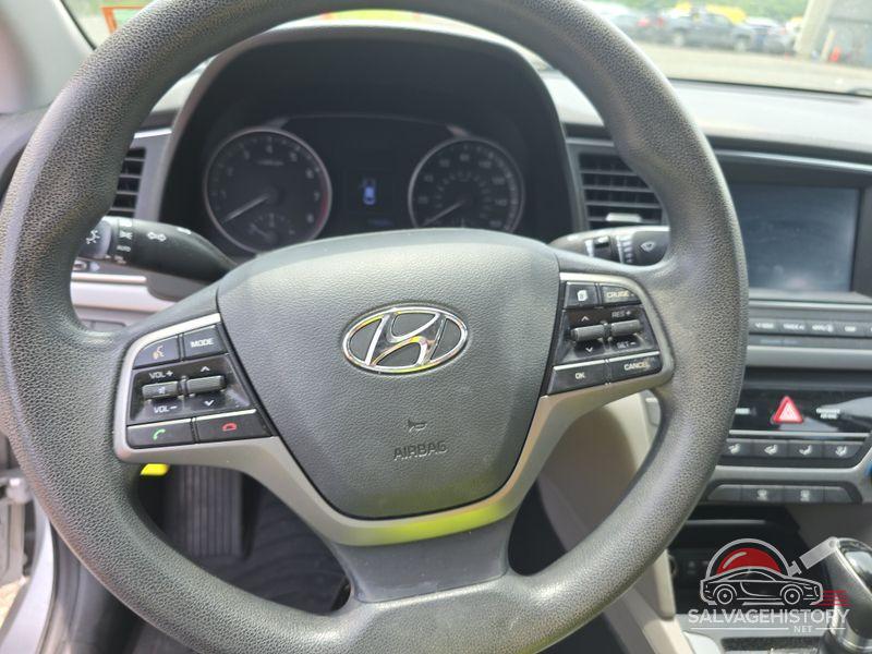 5NPD84LF3JH321729 2018 HYUNDAI ELANTRA photo no. 3