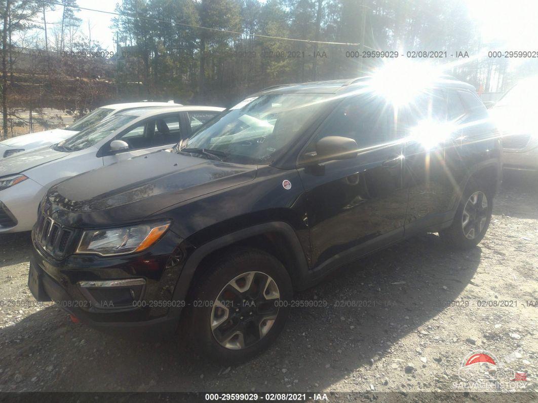 3C4NJDDB7JT441831 2018 JEEP COMPASS photo no. 2
