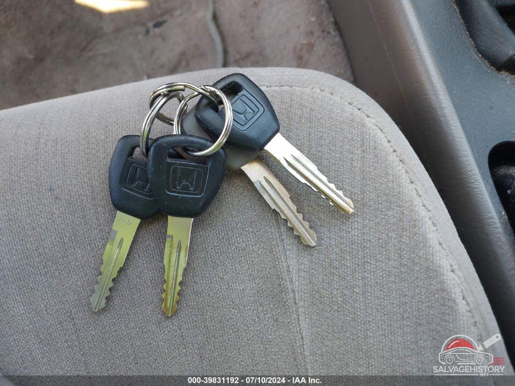 1HGCG5543WA033127 1998 HONDA ACCORD photo no. 11