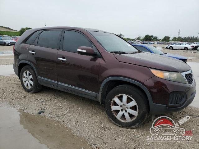 5XYKT3A1XDG320662 2013 KIA SORENTO photo no. 4