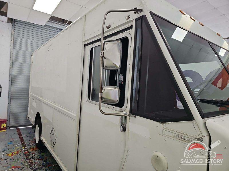 4UZAANBW91CJ22318 2001 FREIGHTLINER CHASSIS photo no. 3